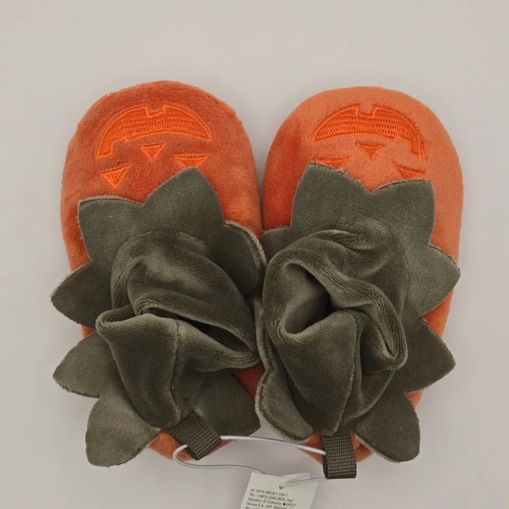 Old Navy Unisex Baby NWT 12-18M Halloween Pumpkin & Bat Slipper 2 Bundle Spooky